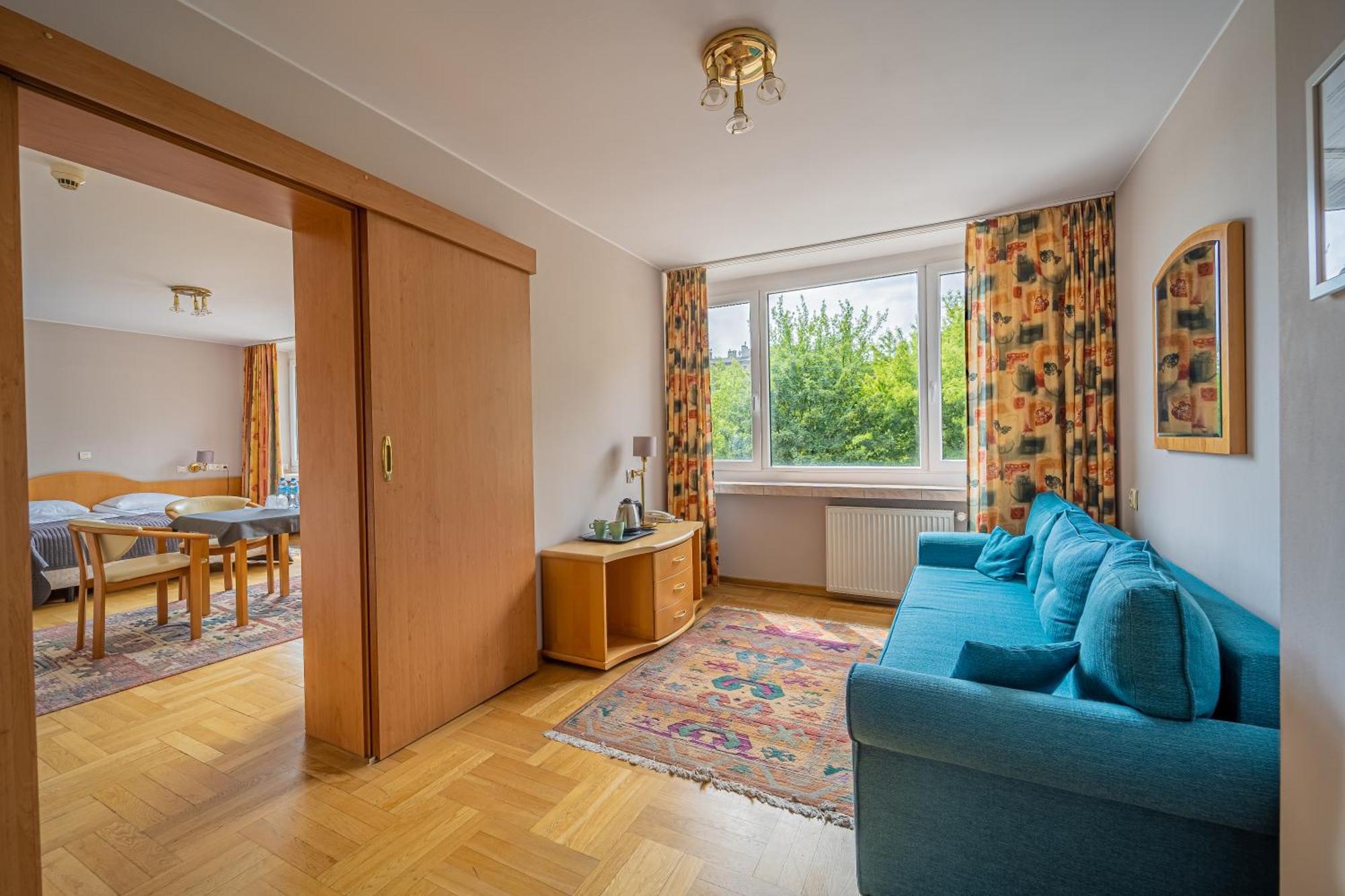 Hotel Mazowiecki Lodz Buitenkant foto