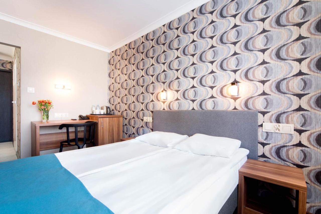 Hotel Mazowiecki Lodz Buitenkant foto