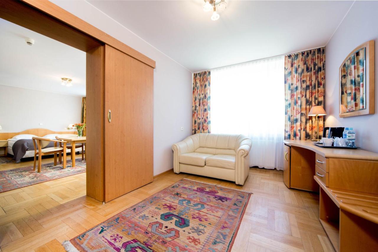 Hotel Mazowiecki Lodz Buitenkant foto